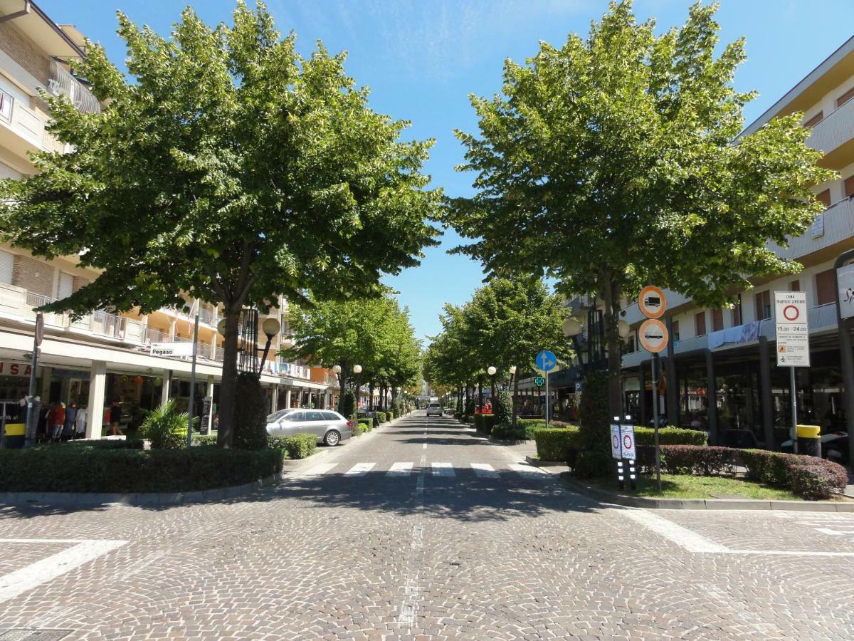 Giuliana - Appartamenti Bibione Exterior photo